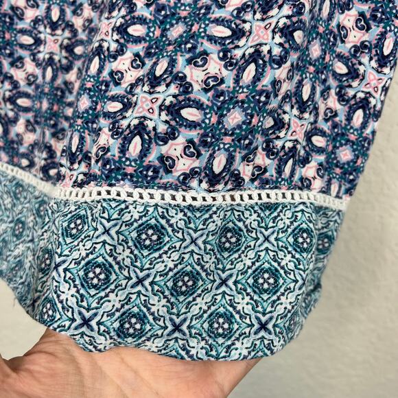 Casual Collection by F&F Blue Pink Kaleidoscope Preppy Boho Coastal Top Size 8 - Picture 4 of 6